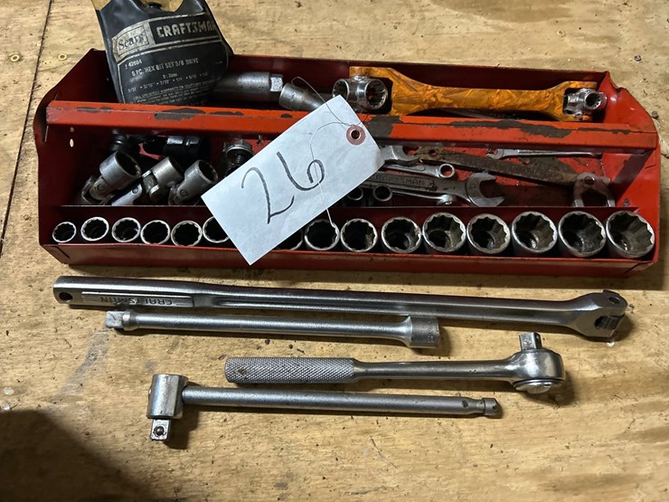 #26-•-usa-sockets,-ratchet,-breaker-bar,-tray-image-2