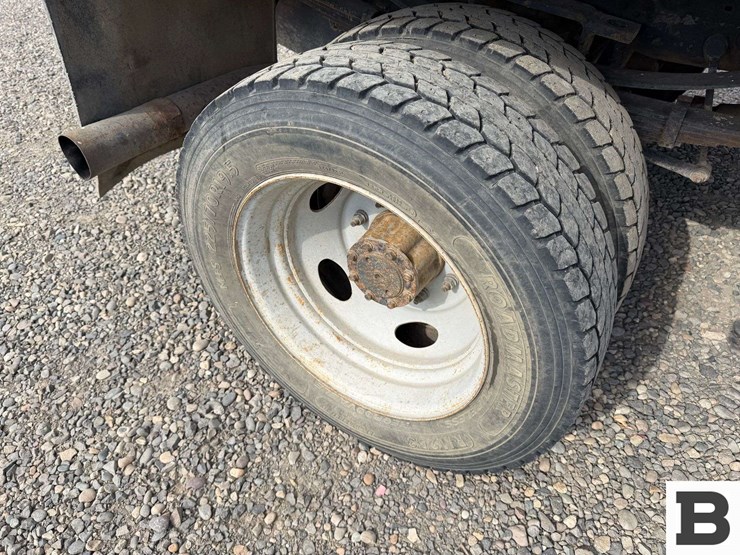 1999-ford-f550-image-23