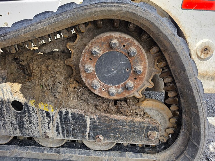 2013-bobcat-t650-image-15