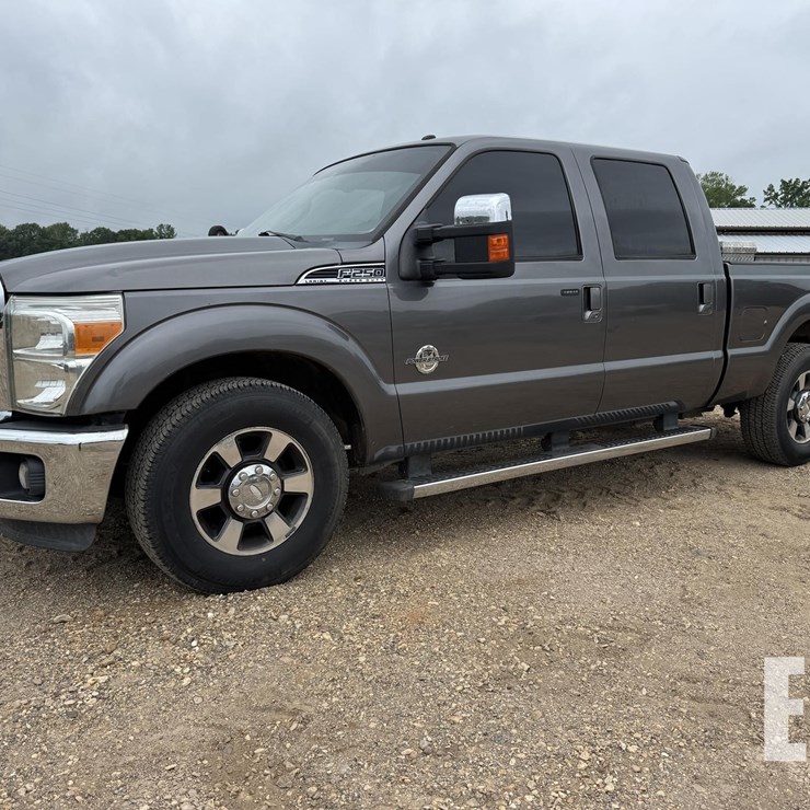 2011 FORD F250 LARIAT