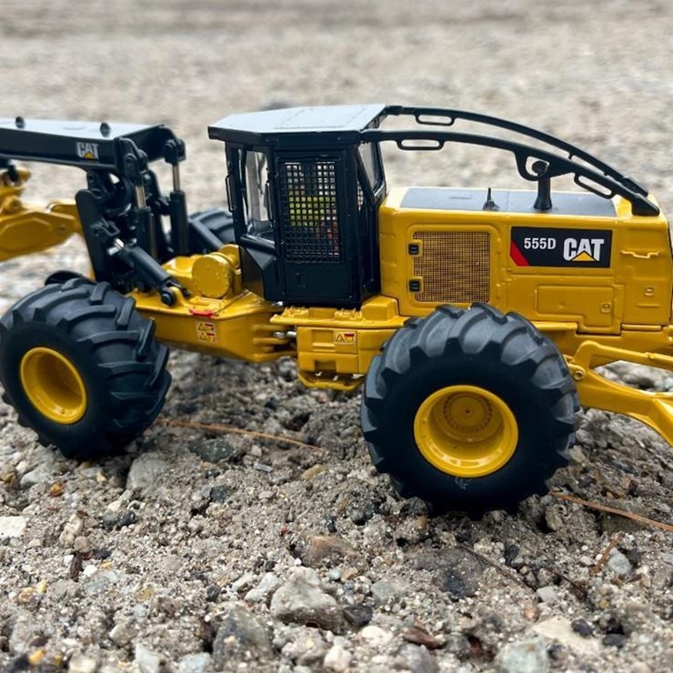 #3891 • CAT 555D Wheel Skidder 1:50 Scale Replica - Die Cast Metal