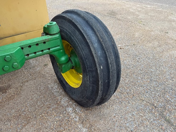 john-deere-6215-image-21