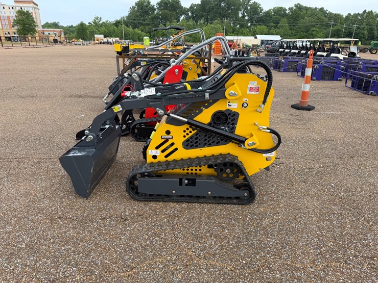 #9126-•-(new)-stand-on-mini-skid-steer-ssl60-image-3