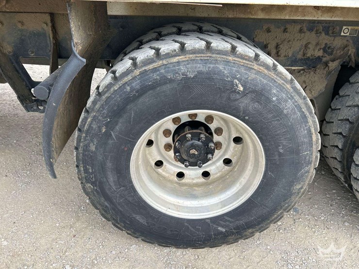 2019-peterbilt-520-image-36