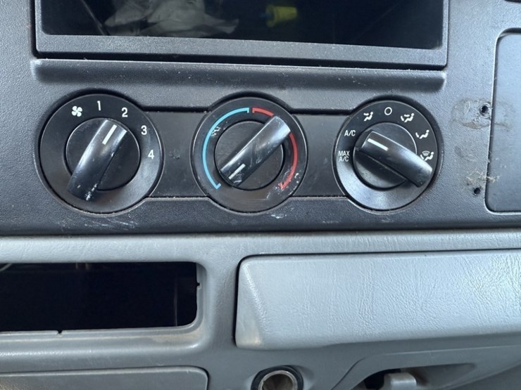 2005-ford-f250-image-31