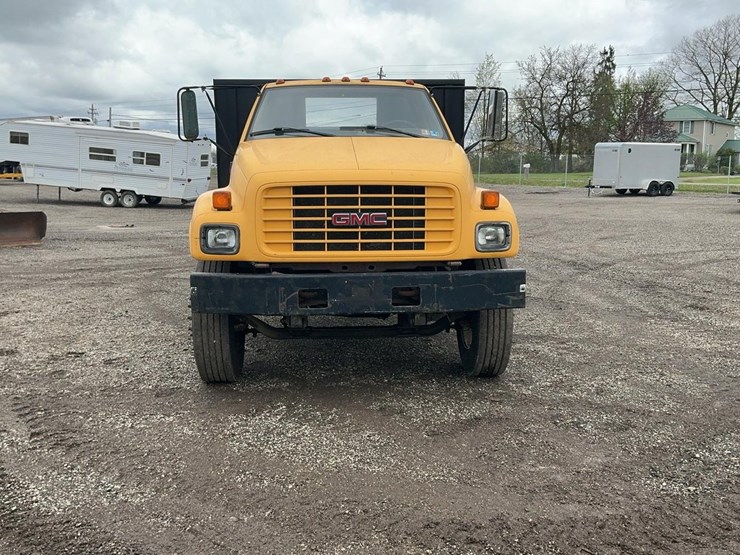 #1952-•-2000-gmc-6500-flatbed-truck-image-8