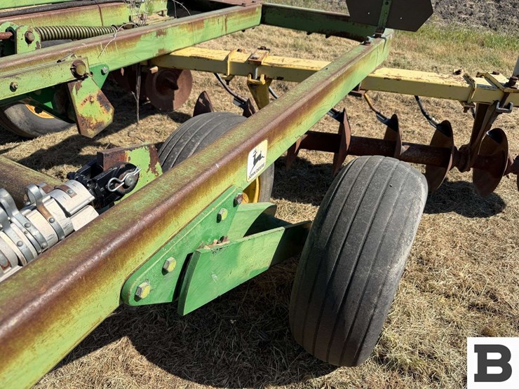 john-deere-310-image-9