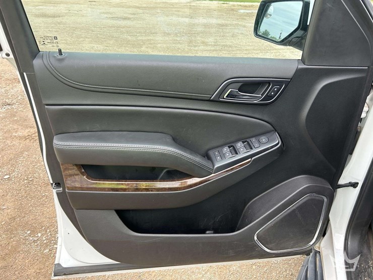 2020-chevrolet-tahoe-image-11
