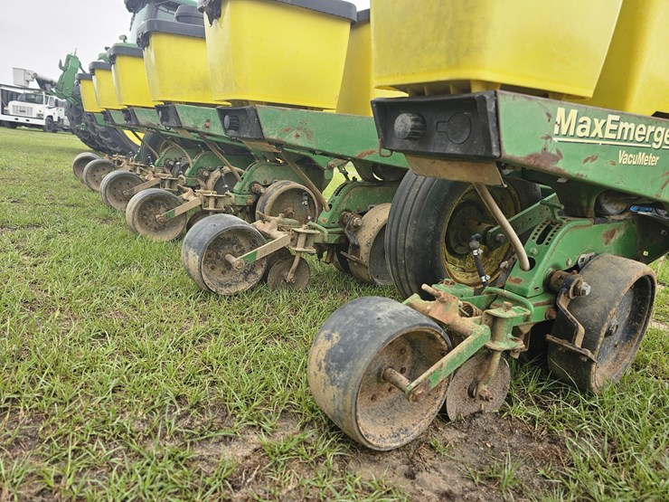 john-deere-1700-image-6