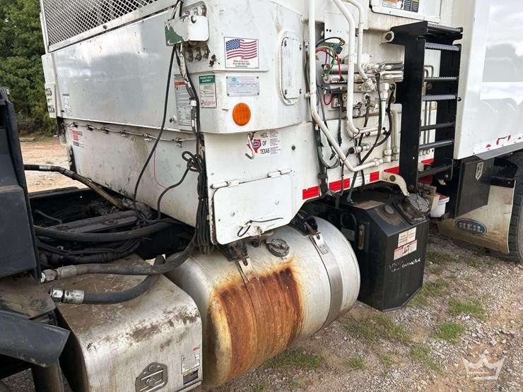 2019-peterbilt-520-image-20