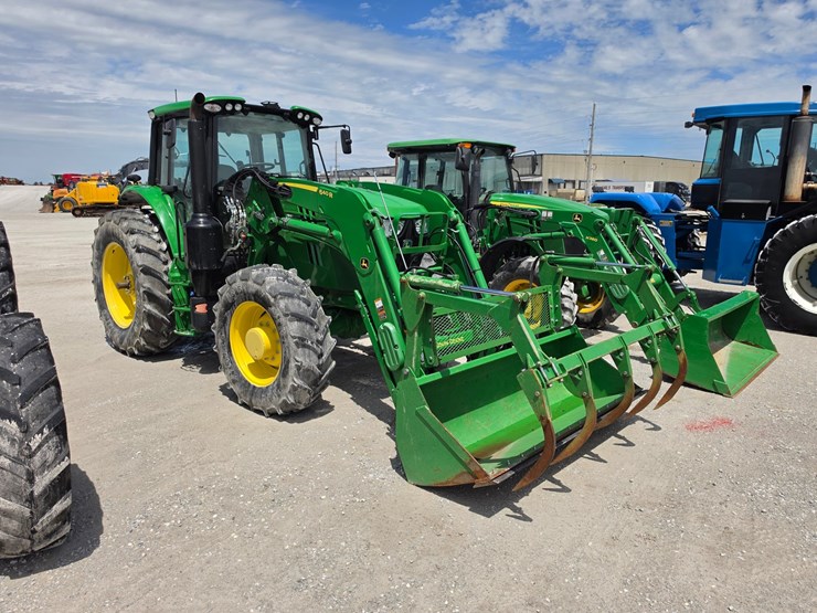 2023-john-deere-6145m-image-1