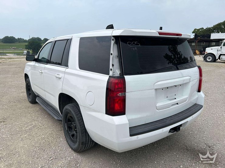 2020-chevrolet-tahoe-image-2