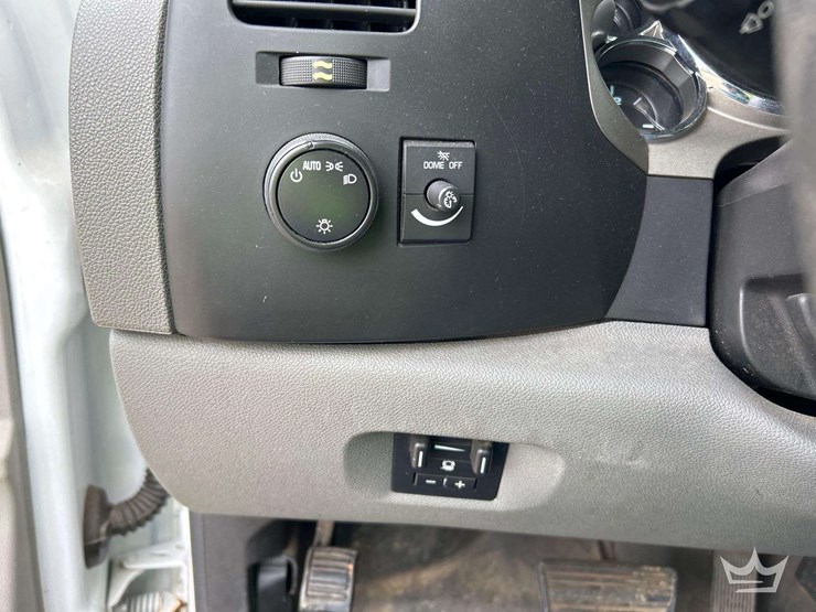 2013-gmc-2500hd-image-17