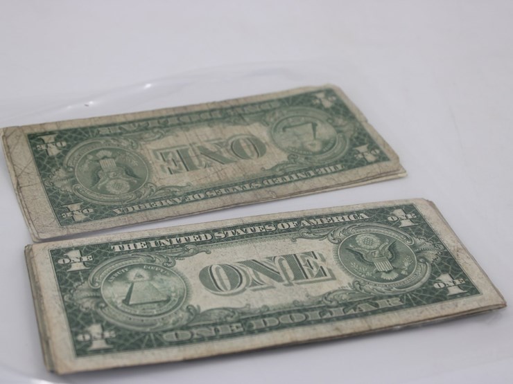#36133-•-(22)-1957-and-qty-4,-1935-silver-certificates,-1-dollar-bills-image-10