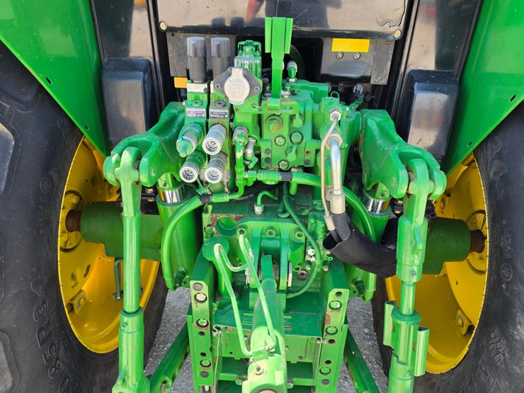 2012-john-deere-6430-image-19