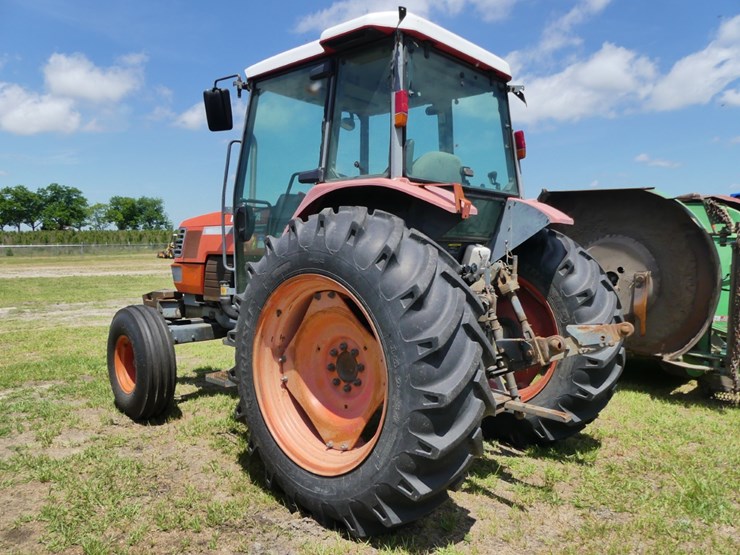 2001-kubota-m9000-image-4
