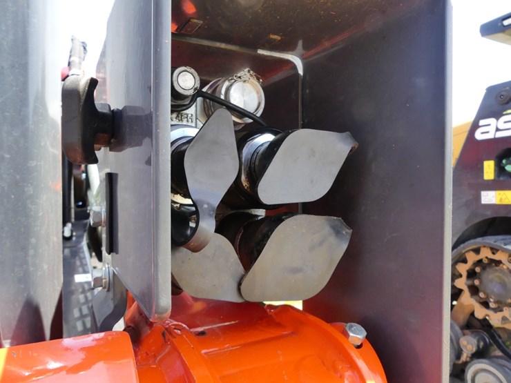 2025-kubota-svl97-3-image-13