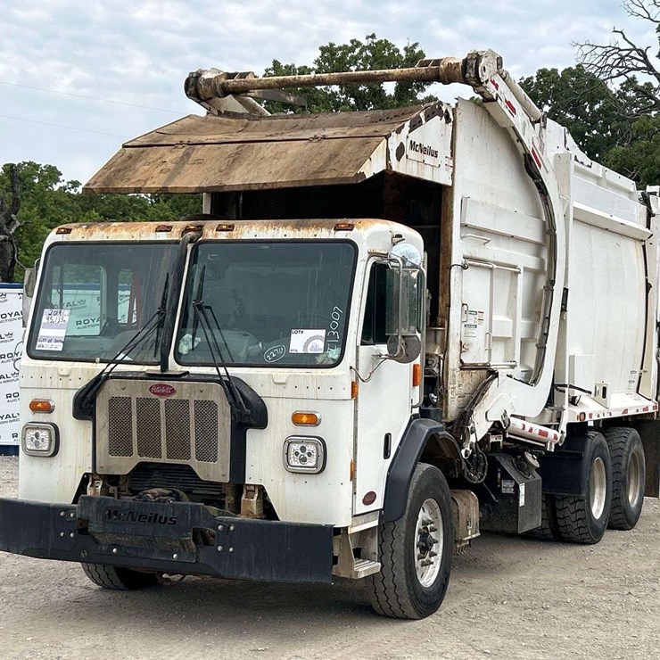 2019 PETERBILT 520