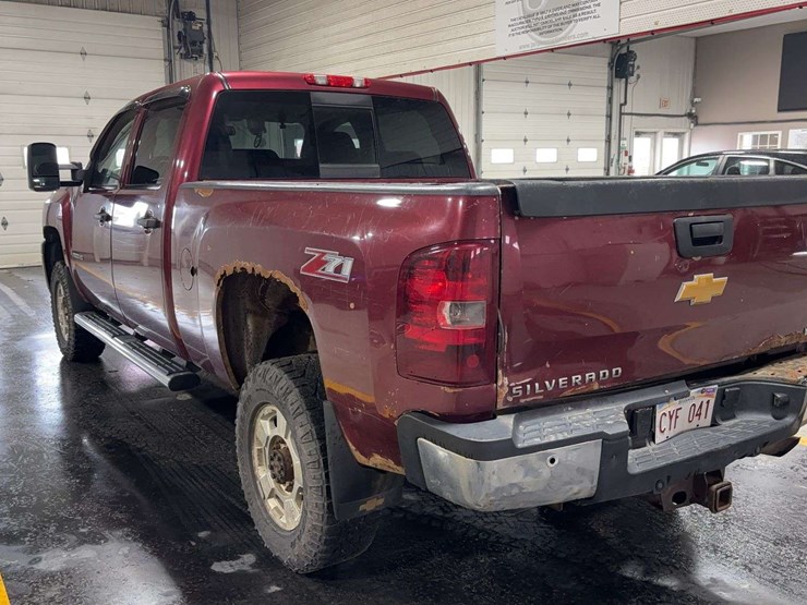 2014-chevrolet-silverado-2500hd-image-3