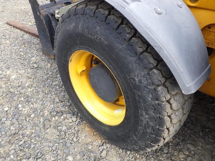 2015-jcb-525-60-image-21