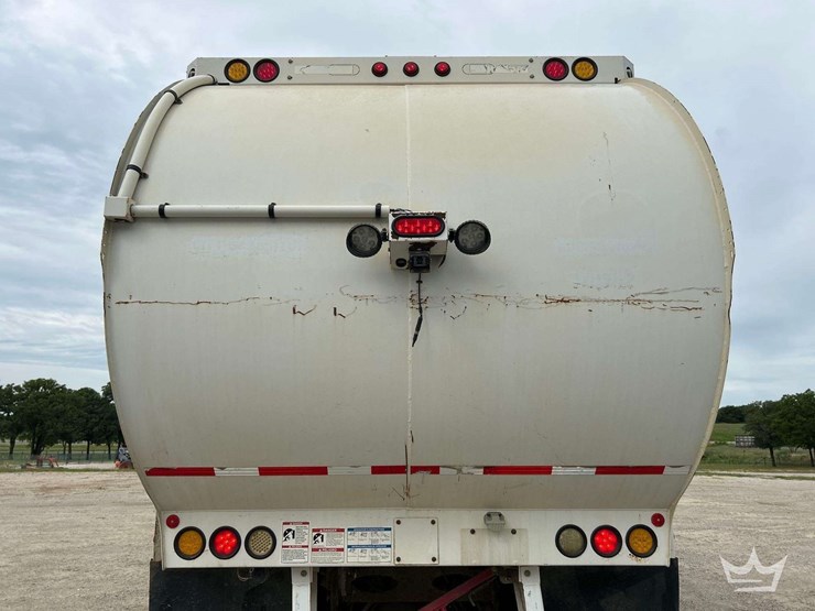 2019-peterbilt-520-image-28