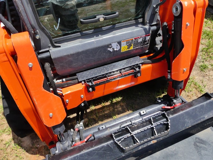 2025-kubota-svl75-3-image-12