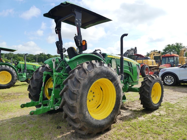 2023-john-deere-5105m-image-3