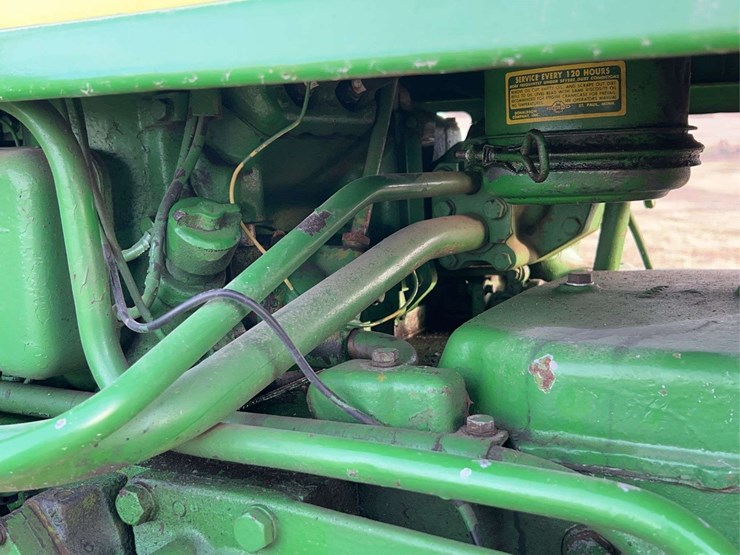 john-deere-820-image-31
