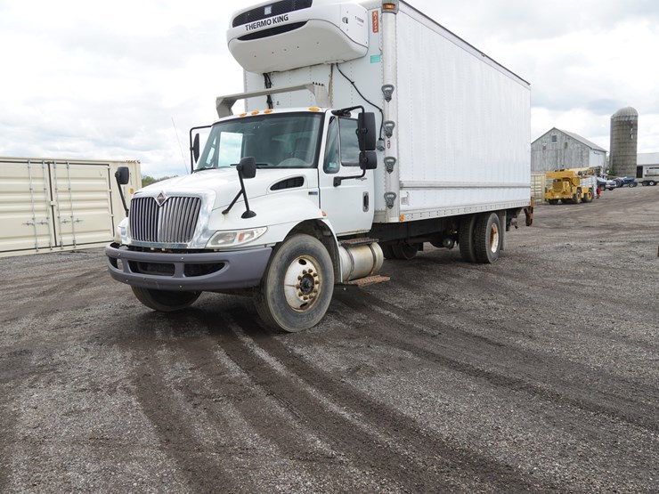 #1953-•-2013-international-reefer-truck-image-1