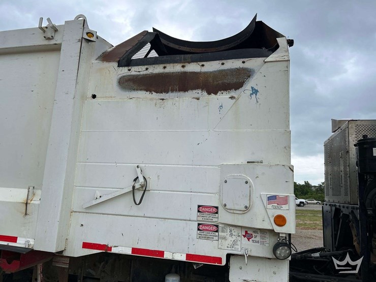 2019-peterbilt-520-image-25