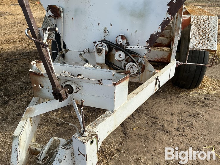 piester-dry-fertilizer-spreader-image-11