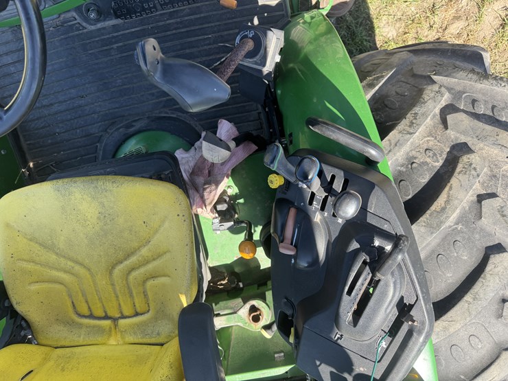 2022-john-deere-5115m-image-9