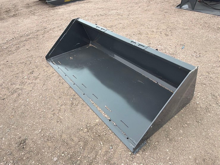 unused-2025-wolverine-tdb-11-84w-skid-steer-track-duty-bucket-image-1