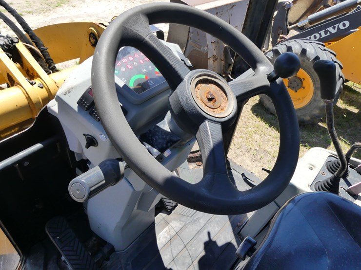 2015-caterpillar-903c-image-12