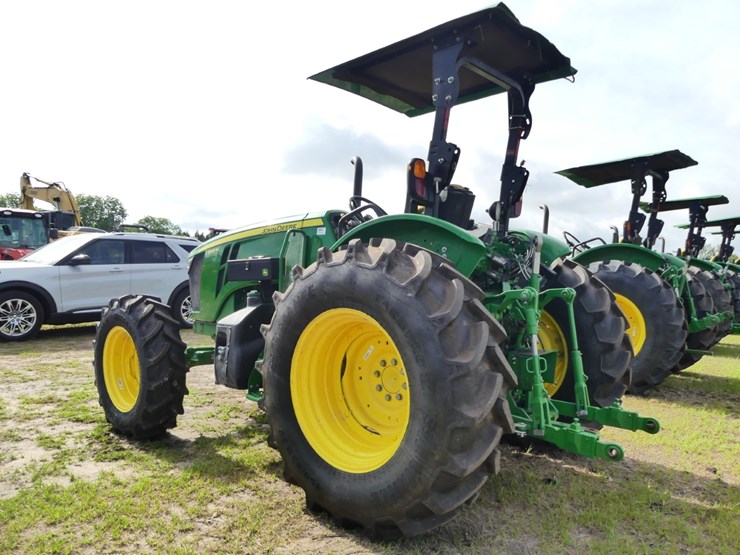 2023-john-deere-5105m-image-4