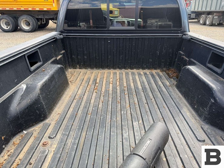 2010-toyota-tacoma-image-17