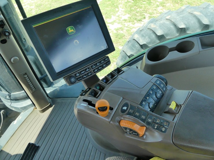 2018-john-deere-8320r-image-16