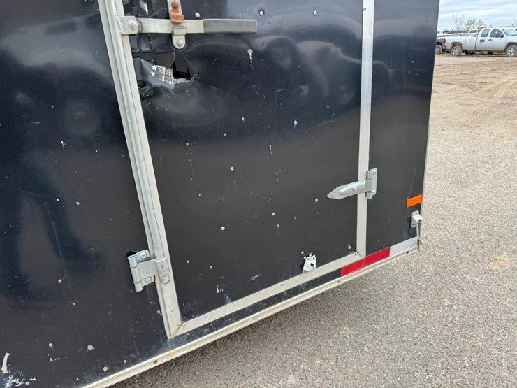 #3892-•-2015-haulmark-18'-enclosed-trailer-image-23