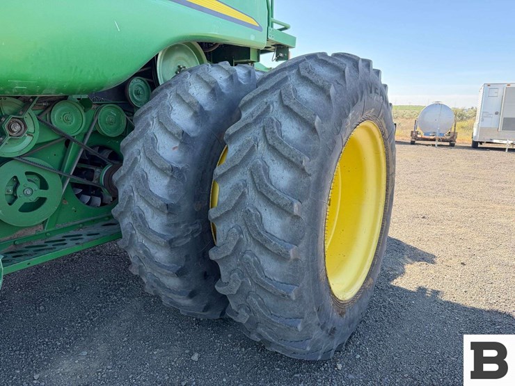 2009-john-deere-9770-sts-image-94