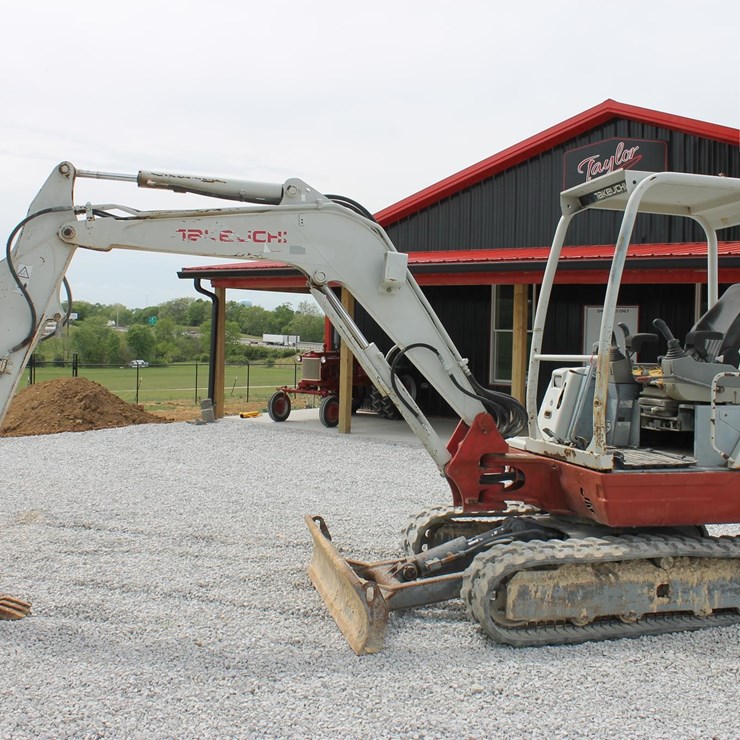 TAKEUCHI TB235