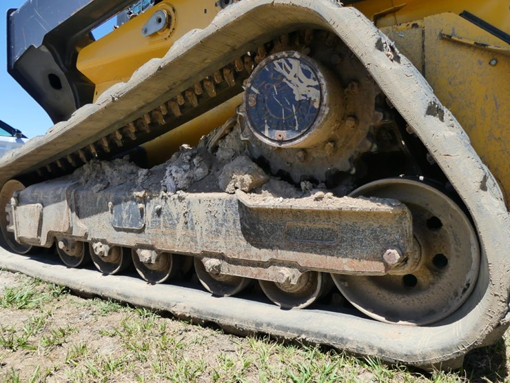 2019-deere-331g-image-5