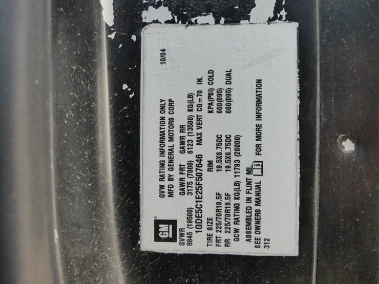 2005-gmc-c5500-image-13