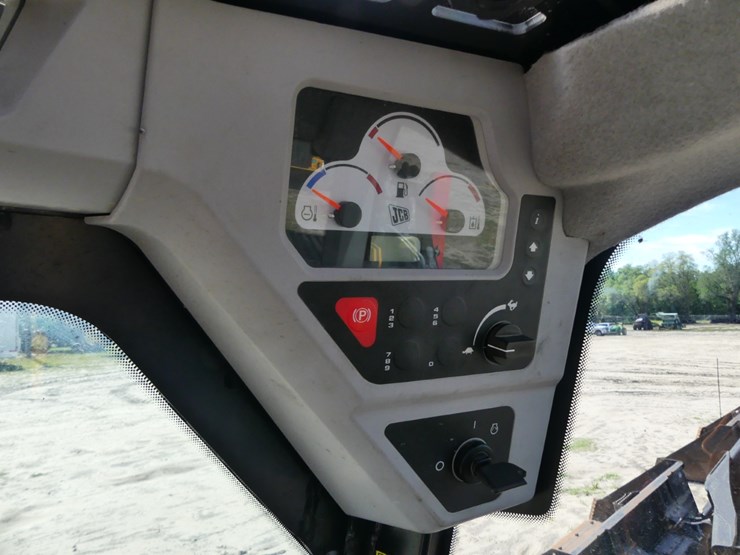 jcb-3ts-8t-image-15