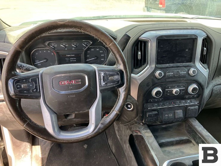 2018-gmc-sierra-2500-image-15