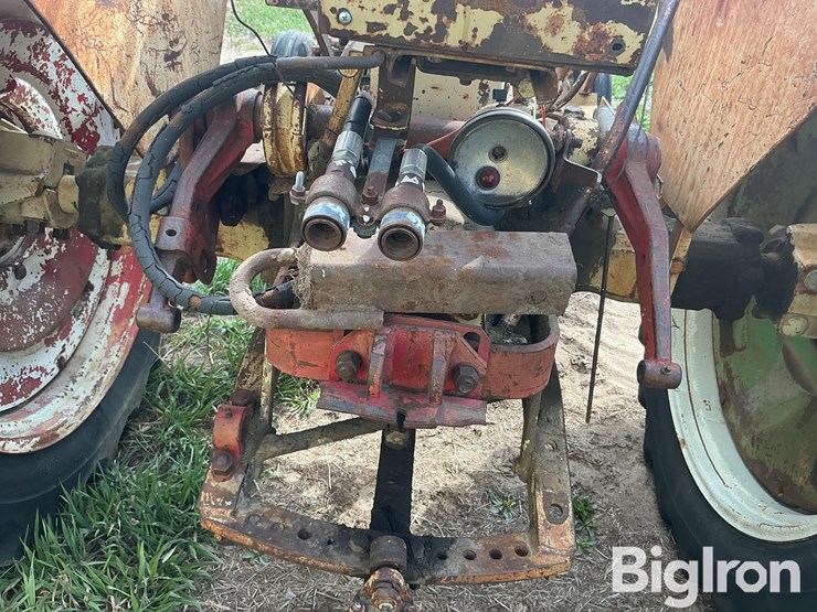 cockshutt-2wd-tractor-image-19