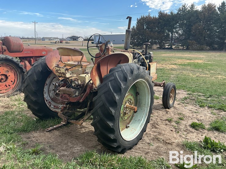 cockshutt-2wd-tractor-image-5
