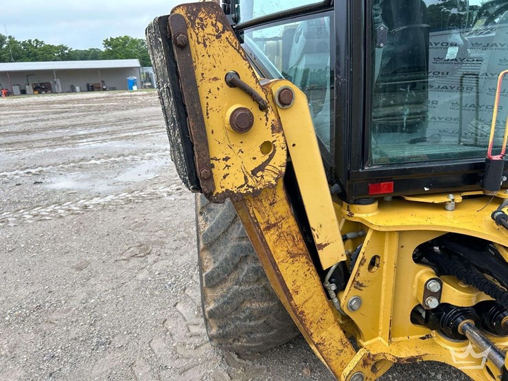 2013-caterpillar-420f-image-28