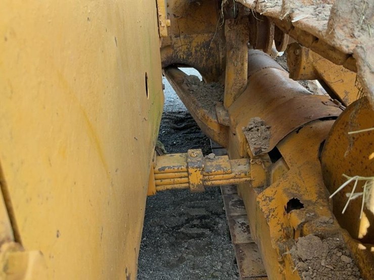 caterpillar-d4-image-43