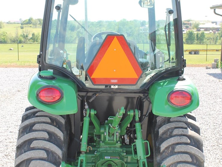 john-deere-3046r-image-4