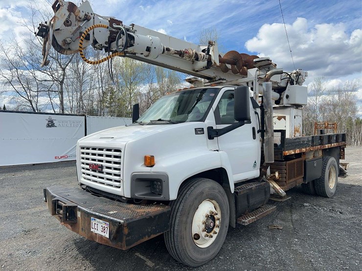 2007-gmc-topkick-c7500-image-1